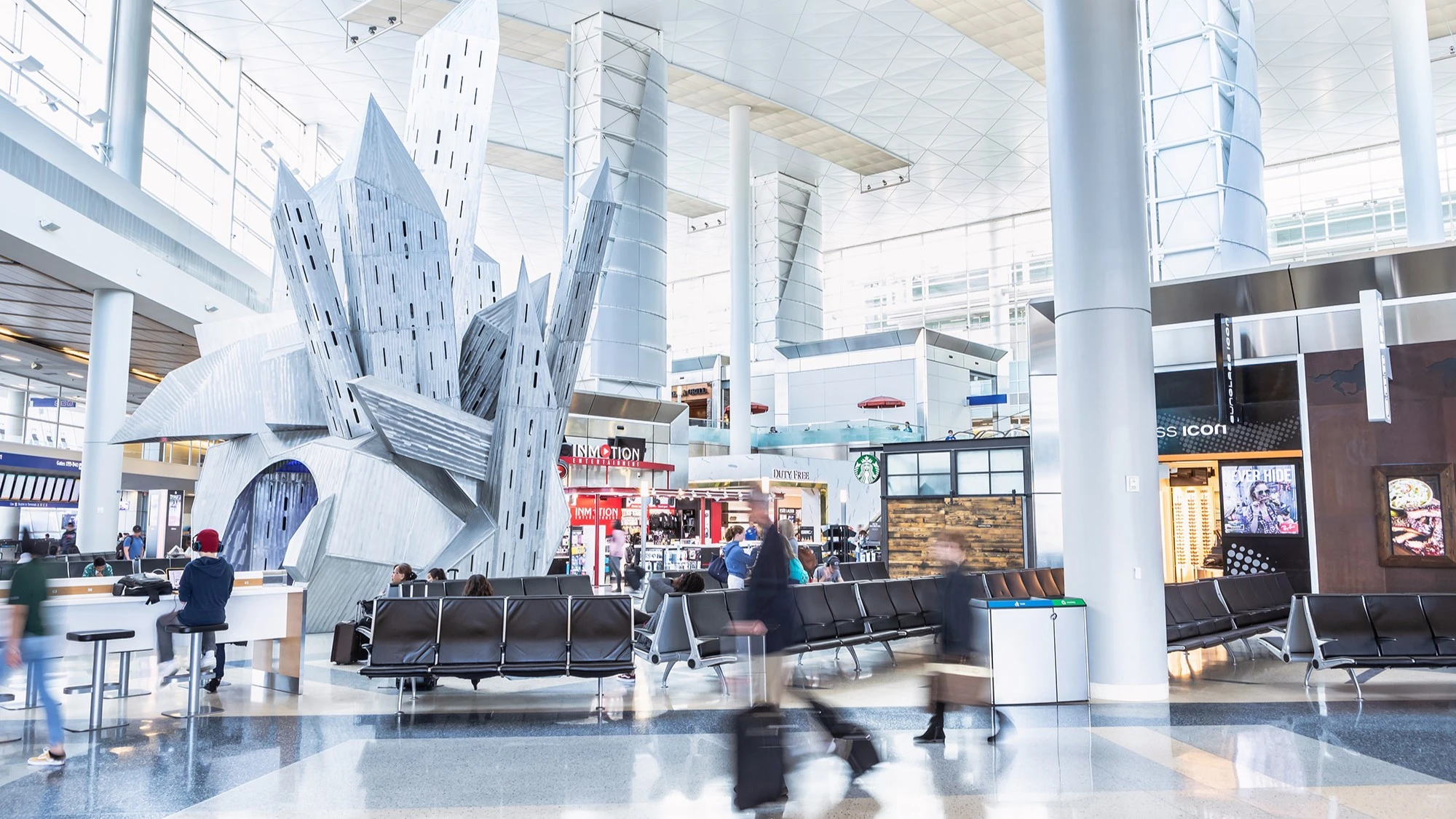 2024 Sees New Aviation Hubs as US Airport Traffic Recovers