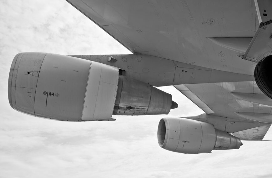 Reducing jet lag symptoms
