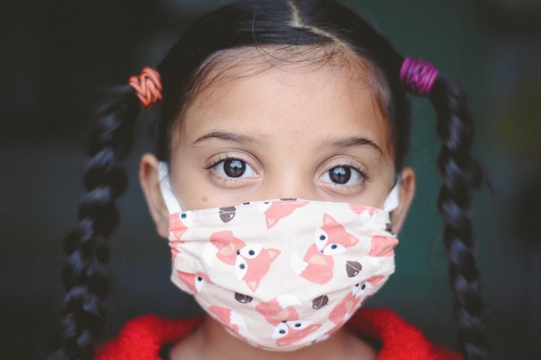Wearing masks on flights