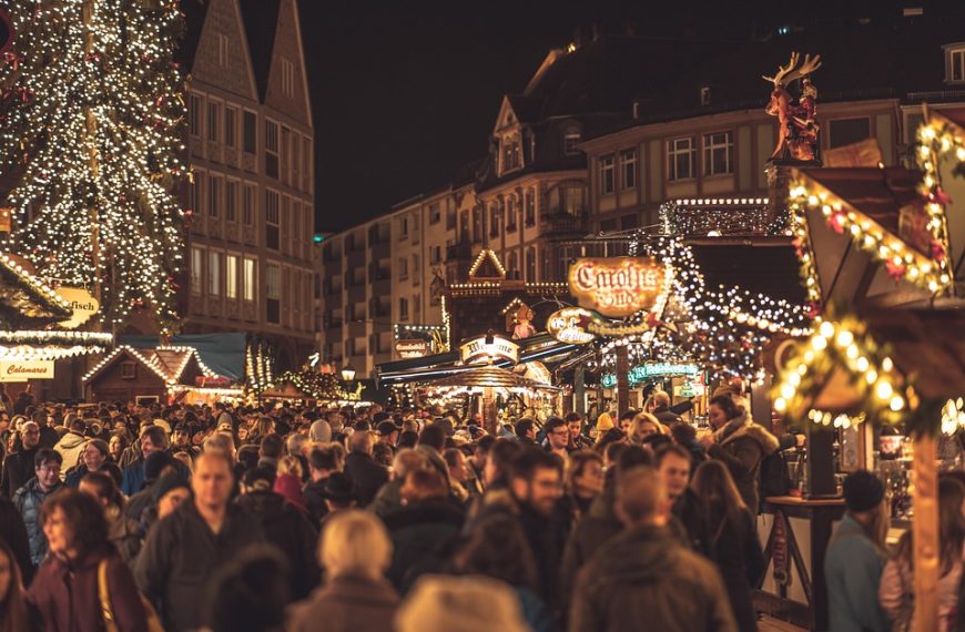 Avoiding holiday airport crowds